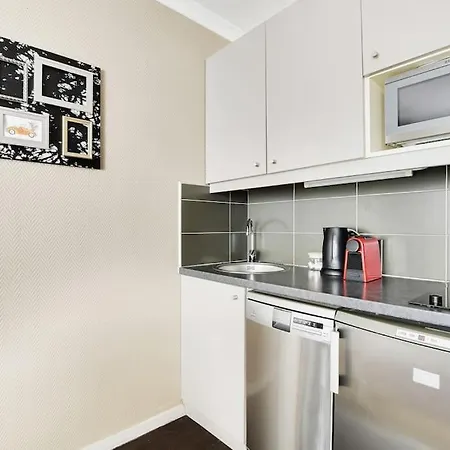 Le Paris Expo Adagio 4' Apartment *