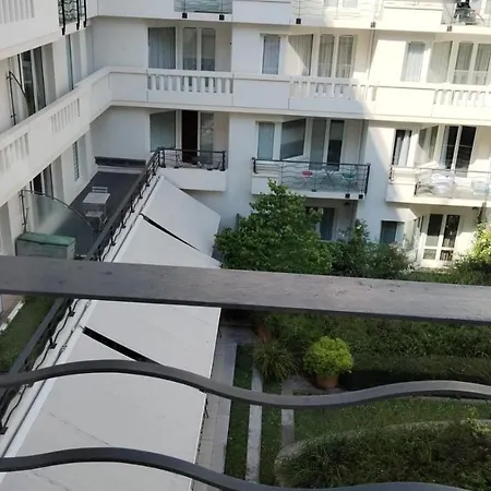 Le Paris Expo Adagio 4' Apartment *